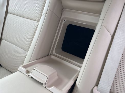 Used 2018 Lexus ES 350 w/ Navigation System Package image 19