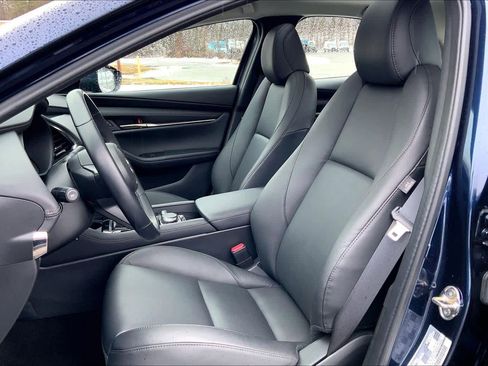 Used 2022 MAZDA MAZDA3 s image 8
