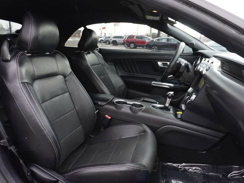 Used 2020 Ford Mustang Premium image 27