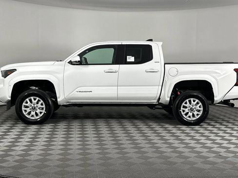 New 2025 Toyota Tacoma SR5 image 7