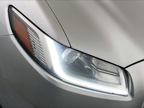 Used 2018 Lincoln Continental Reserve w/ Continental Climate Package image 25