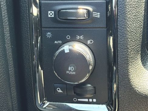 Used 2018 RAM 2500 Laramie w/ Sport Appearance Group AWD/4WD image 18