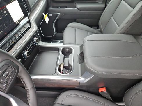 New 2026 GMC Sierra 2500 SLT w/ SLT Convenience Package image 30