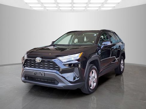 Used 2025 Toyota RAV4 XLE w/ Convenience Package FWD image 9