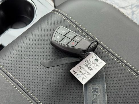 New 2026 GMC Yukon Elevation image 33