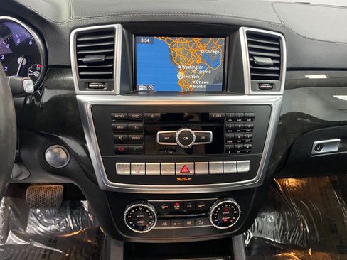 Used 2015 Mercedes-Benz GL 550 4MATIC image 28