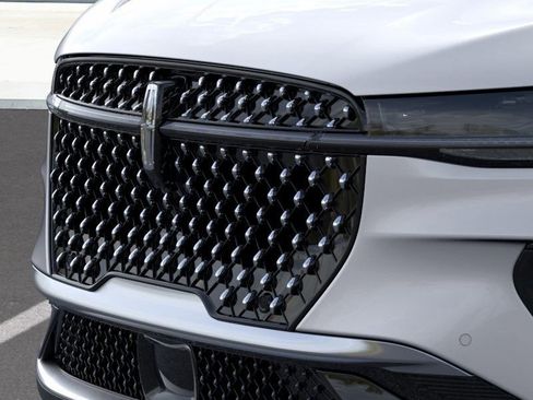 New 2026 Lincoln Nautilus Premier image 17