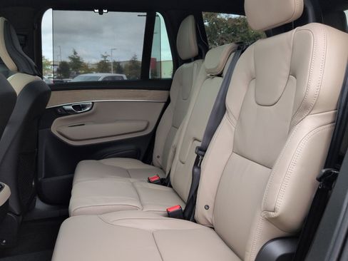 New 2026 Volvo XC90 B6 Ultra image 25