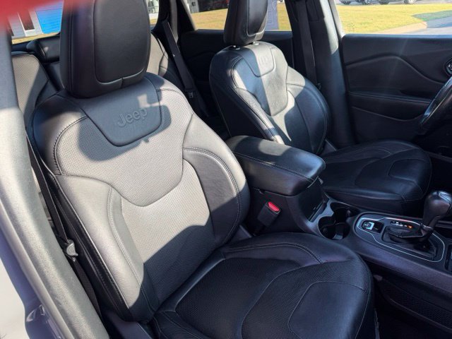 Used 2021 Jeep Cherokee Latitude Lux w/ Sun & Sound Group FWD image 37