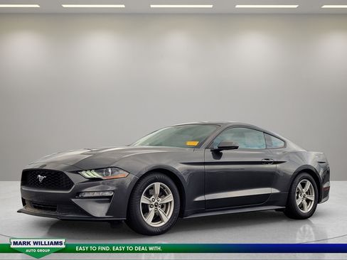 Used 2020 Ford Mustang Coupe RWD image 8