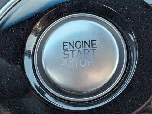 Used 2023 Genesis G70 2.0T image 35