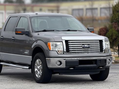 Used 2011 Ford F150 XLT w/ XLT Chrome Pkg image 15