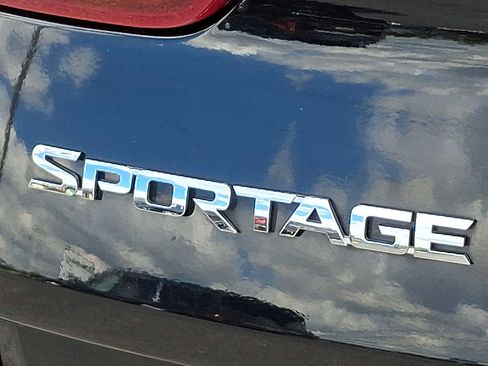 Used 2018 Kia Sportage LX AWD/4WD image 30
