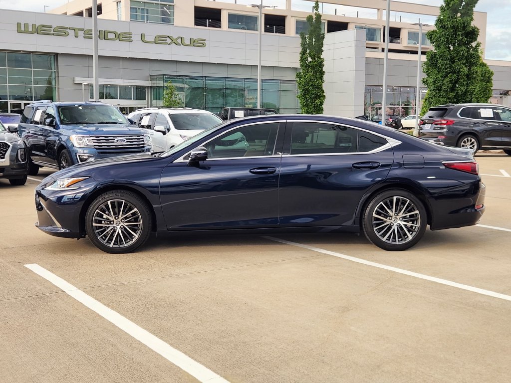 Certified 2024 Lexus ES 350 w/ Premium Package FWD image 4