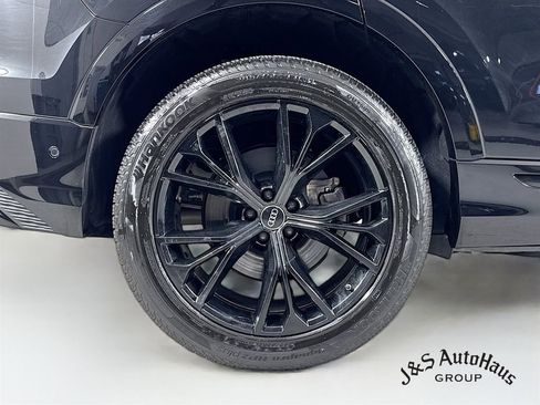 Used 2024 Audi Q8 Premium Plus w/ Premium Plus Package image 38