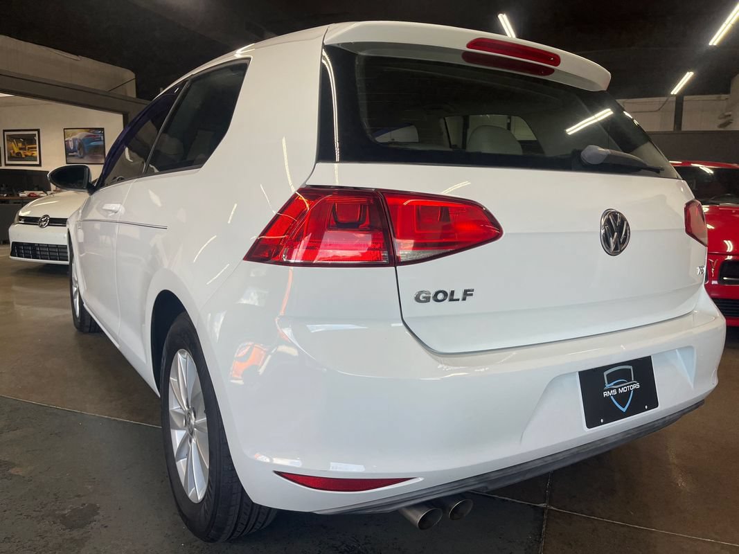 Used 2015 Volkswagen Golf S FWD image 9