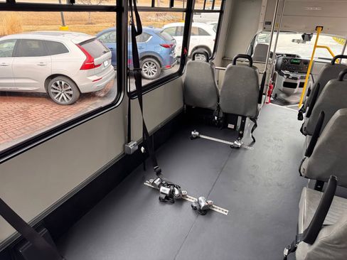 Used 2015 Ford E-450 and Econoline 450 Super Duty w/ Shuttle Bus Prep Package image 27