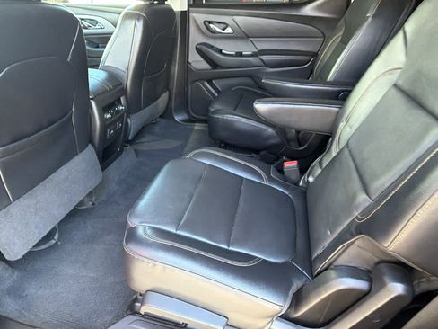 Used 2019 Chevrolet Traverse RS FWD image 24