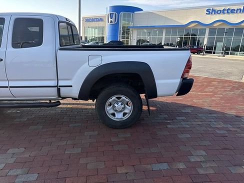 Used 2015 Toyota Tacoma PreRunner w/ Convenience Package RWD image 6