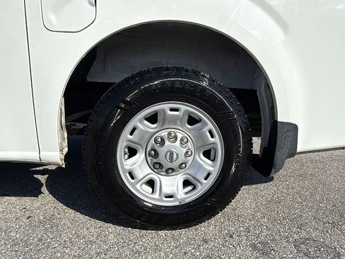 Used 2020 Nissan NV 2500 SV image 18
