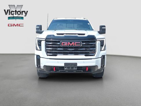 Used 2026 GMC Sierra 2500 AT4 w/ AT4 Premium Plus Package AWD/4WD image 2