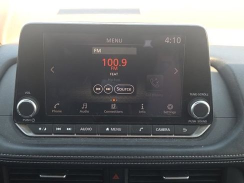 Used 2023 Nissan Rogue S AWD/4WD image 28