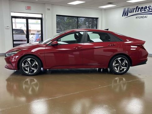 Used 2023 Hyundai Elantra SEL w/ Convenience Package FWD image 9