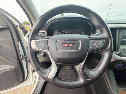 Used 2017 GMC Acadia SLE FWD image 16