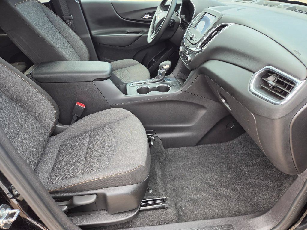 Used 2024 Chevrolet Equinox LT FWD image 31