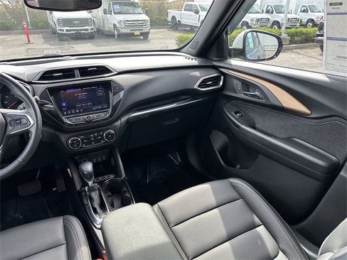 Used 2022 Chevrolet TrailBlazer ACTIV w/ Sun and Liftgate Package image 17