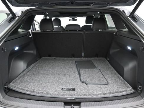 New 2026 Volkswagen Atlas Cross Sport SE image 12