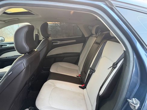 Used 2019 Ford Fusion SE w/ Equipment Group 151A image 12