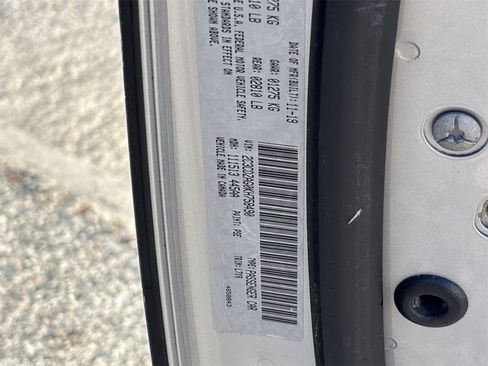 Used 2019 Dodge Challenger SXT image 10