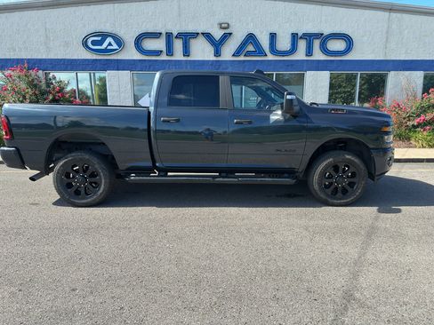 Used 2025 RAM 2500 Big Horn AWD/4WD image 3