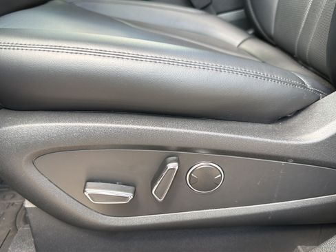 Used 2023 Lincoln Nautilus Reserve AWD/4WD image 12