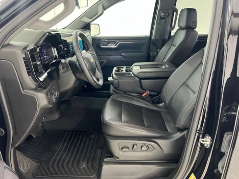 Used 2024 Chevrolet Silverado 1500 LT w/ Leather Package AWD/4WD image 19