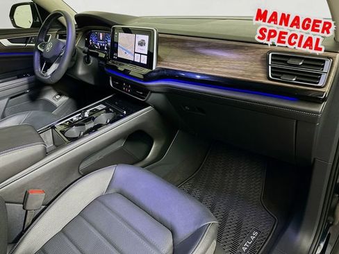 Used 2024 Volkswagen Atlas SEL image 31