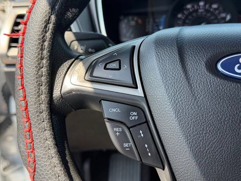 Used 2020 Ford Fusion SE FWD image 19