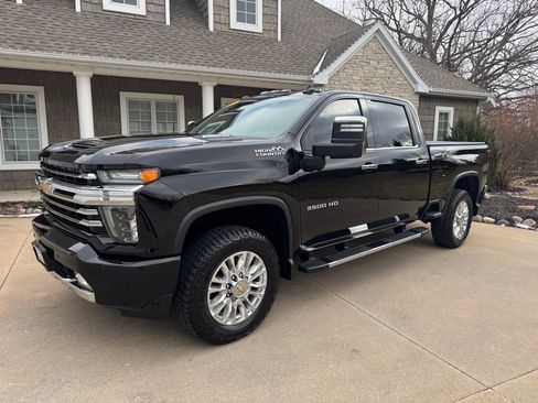 Used 2021 Chevrolet Silverado 3500 High Country w/ Z71 Off-Road Package image 2