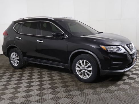 Used 2020 Nissan Rogue SV image 11