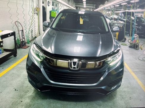 Used 2021 Honda HR-V LX image 2