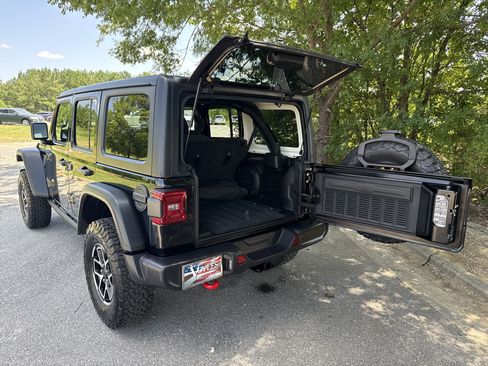 Used 2026 Jeep Wrangler Unlimited Rubicon AWD/4WD image 20