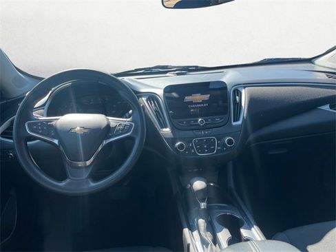 Used 2024 Chevrolet Malibu LT image 10