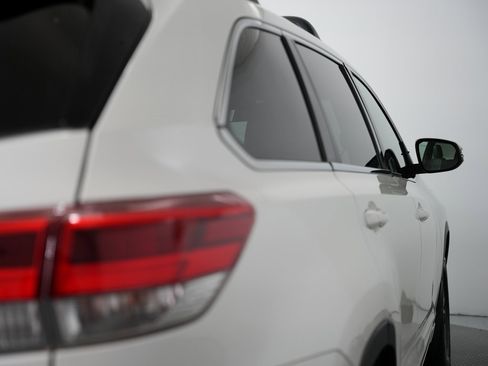 Used 2018 Toyota Highlander Plus image 68