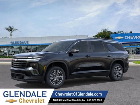 New 2026 Chevrolet Traverse LT w/ Driver Confidence Package FWD image 2