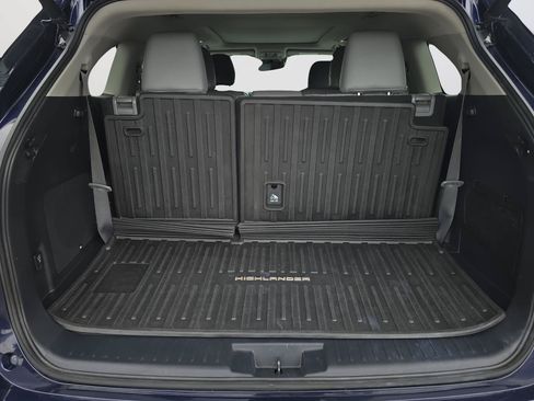 Used 2021 Toyota Highlander Platinum AWD/4WD image 30