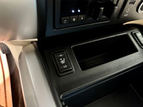 Used 2016 Nissan Titan SL image 21