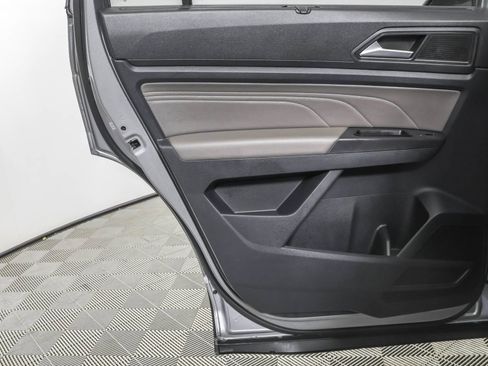 Used 2022 Volkswagen Atlas SE image 38