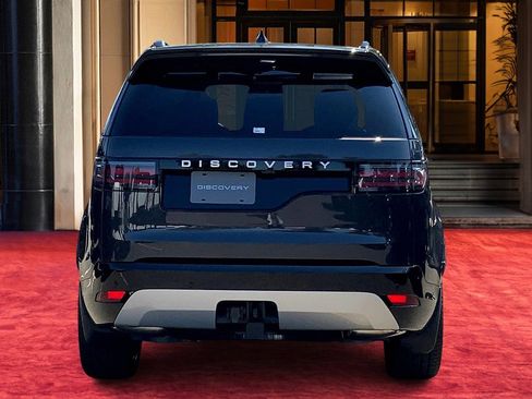 New 2025 Land Rover Discovery Metropolitan Edition image 5