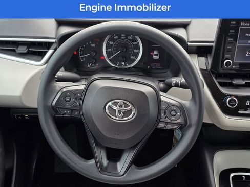 Used 2022 Toyota Corolla LE image 25
